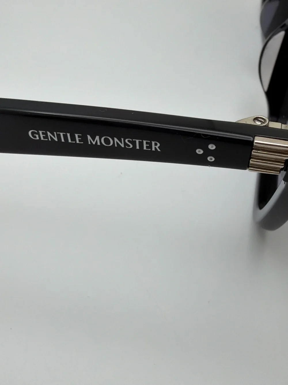 GENTLE MONSTER Numer Black Sunglasses EUC
